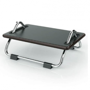 Descansapies Superficie en MDF con superficie en caucho corrugado antideslizante.  Báscula y es ajustable en ángulos de 0° a 40°.