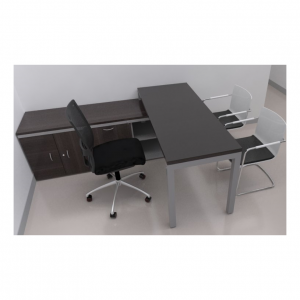 Puesto de  trabajo directivo con mueble credenza